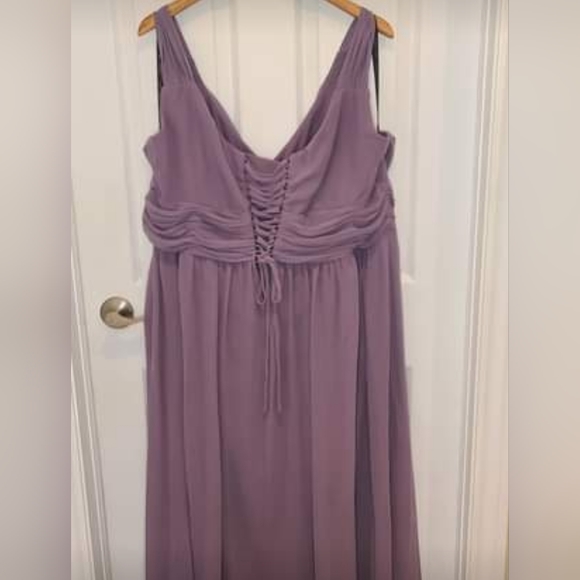 Bill Levkoff bridesmaids dress in Victorian Lilac - Picture 3 of 7